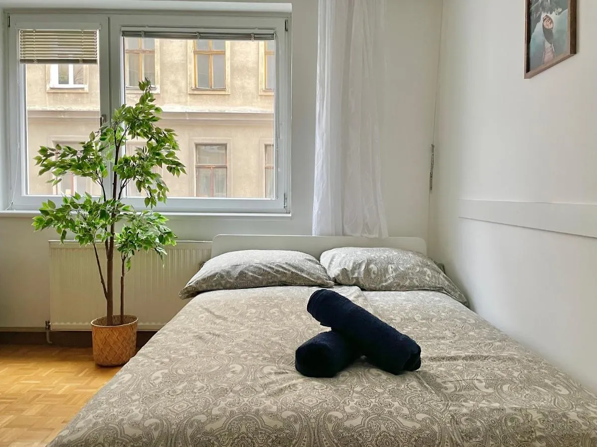 70M2 Comfy & Calm Apartment With Free Netflix Vienna Austria
