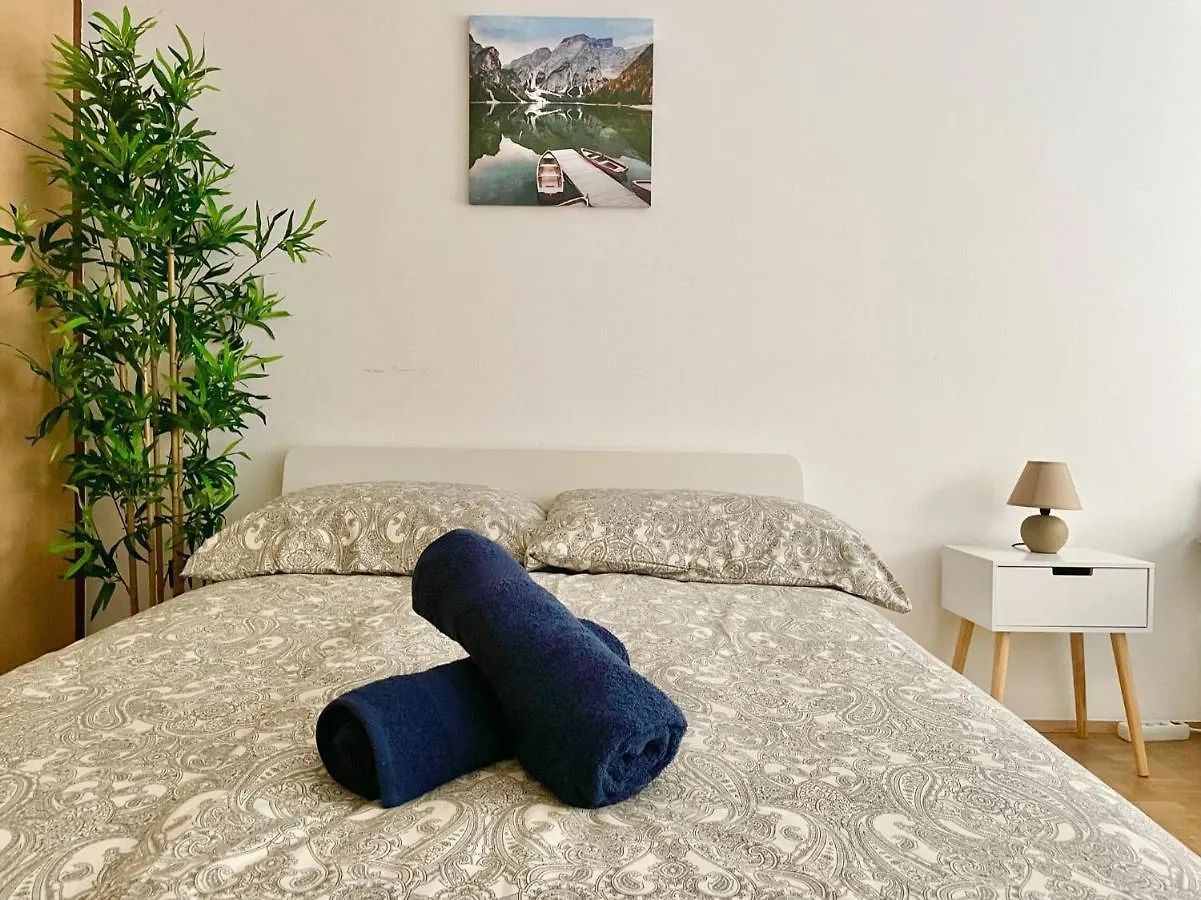 70M2 Comfy & Calm Apartment With Free Netflix Vienna 0*,  Austria